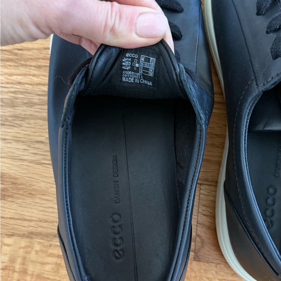 ECCO Men's Black Sneakers size 10-10.5 - Picture 3 of 3